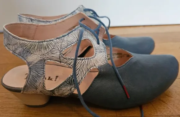 Think! Aida Pumps / Sandalen / Gr. 37 / denim