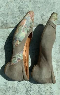 Think! Pumps Gr. 42, feines beiges Wildleder
