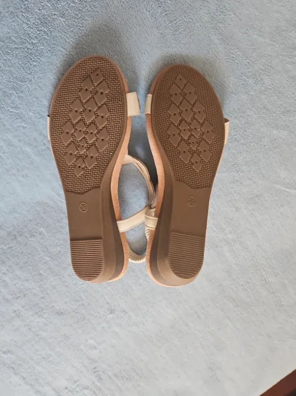 Tolle Keilsandalen Sandalen Lascana Gr.39 creme/glitzer