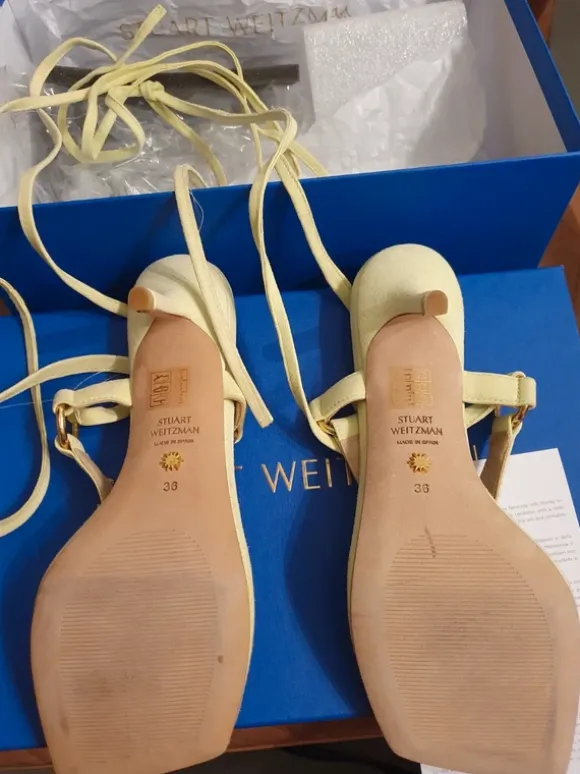 Tolle neue Schnürr-Sandalen / Sandaletten von Stuart Weitzman, Grösse 36