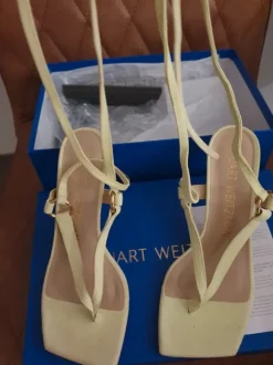 Tolle neue Schnürr-Sandalen / Sandaletten von Stuart Weitzman, Grösse 36
