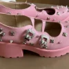 Tolle seltene rosa Koi Footwear Devil Blushes Plateau-Mary-Janes mit Nieten Größe 40