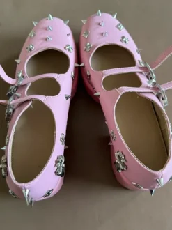 Tolle seltene rosa Koi Footwear Devil Blushes Plateau-Mary-Janes mit Nieten Größe 40