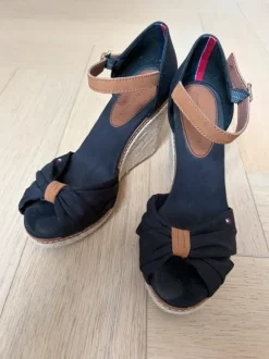 Tommy Hilfiger Keilabsatzsandalen