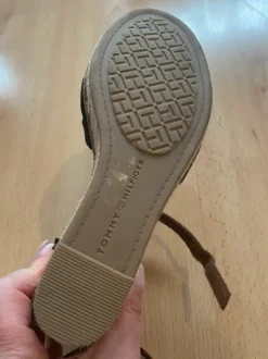 Tommy Hilfiger Keilsandaletten wie neu sehr gut