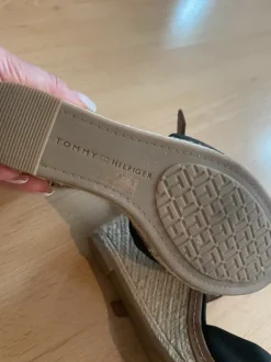 Tommy Hilfiger Keilsandaletten wie neu sehr gut