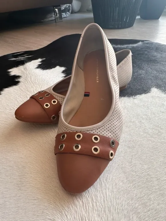 Tommy Hilfiger Slipper Ballerinas Größe 38 beige Cognac Gold