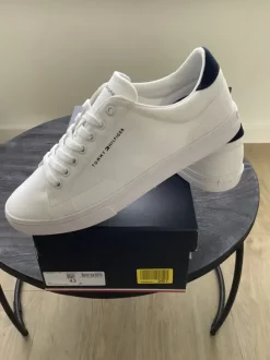 Tommy Hilfiger sneakers maat 44 nieuw in doos!