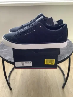 Tommy Hilfiger sneakers maat 43 nieuw in doos!