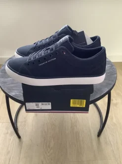 Tommy Hilfiger sneakers maat 43 nieuw in doos!