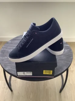 Tommy Hilfiger sneakers maat 43 nieuw in doos!