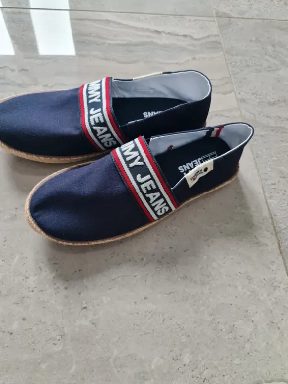 Tommy Jeans Schuhe Größe 41