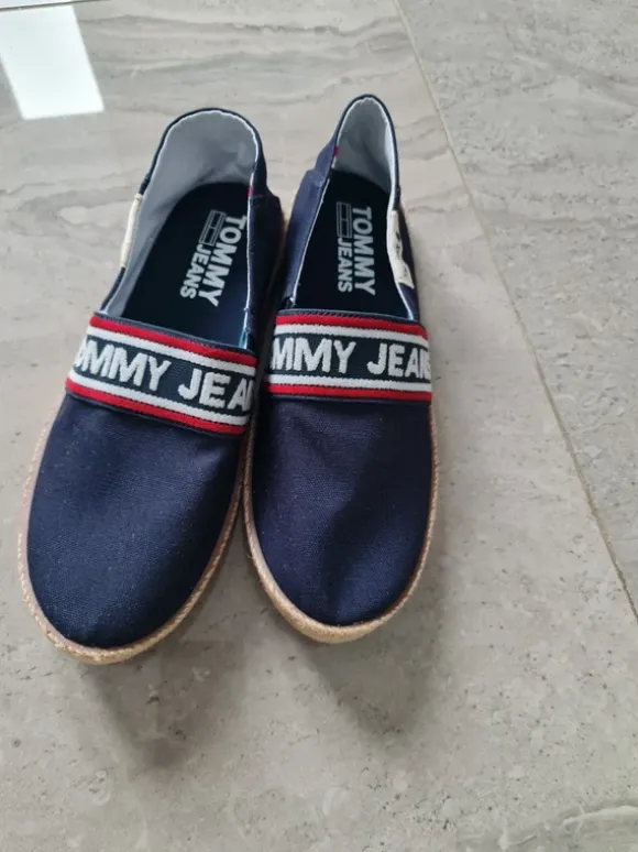 Tommy Jeans Schuhe Größe 41