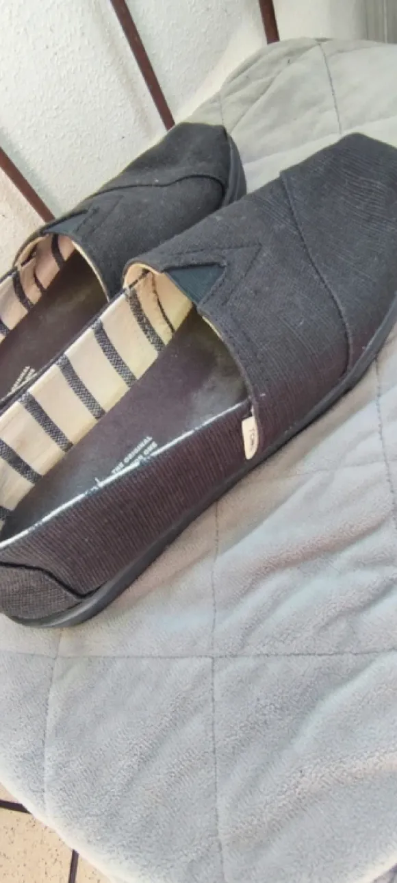 Toms Canvas Slipper schwarz gr 8,5 / 42,5