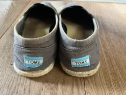 TOMS Gr 10.5 Gr 44