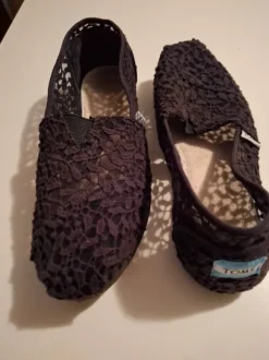 Toms in schwarz
