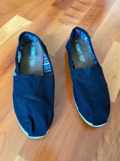 Toms Schwarz 38.5