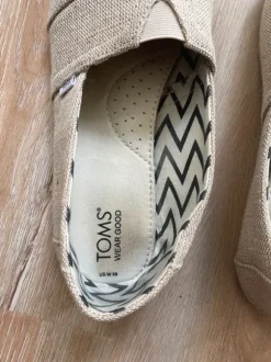Toms Shoes