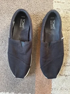 Toms slipper