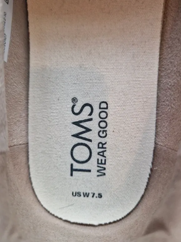 Toms suede