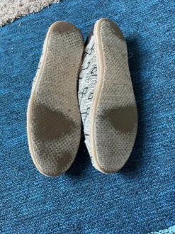 Toms zwart wit maat 39