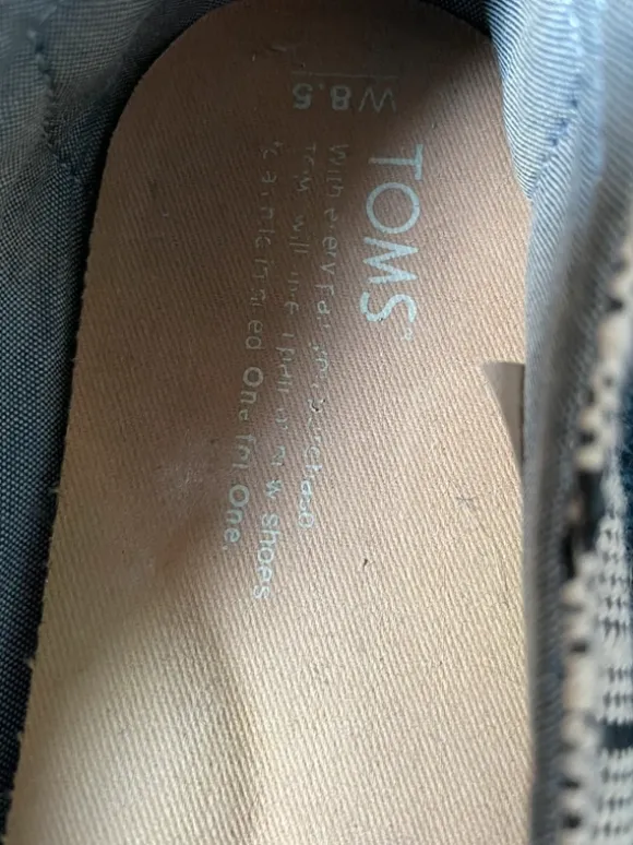 Toms zwart wit maat 39