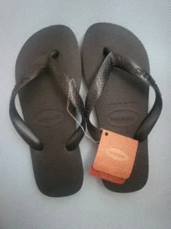 Tong noir havaianas Pointure 36 Neuf avec étiquette