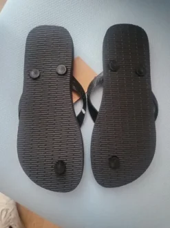 Tong noir havaianas Pointure 36 Neuf avec étiquette