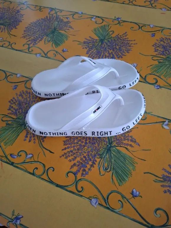 Tongs blanches