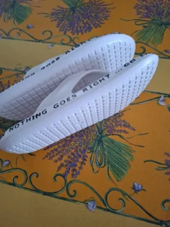 Tongs blanches
