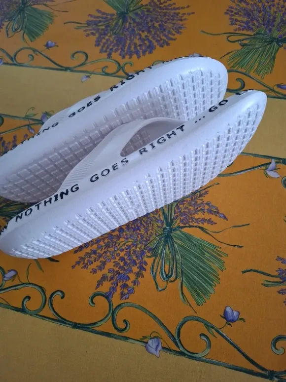 Tongs blanches