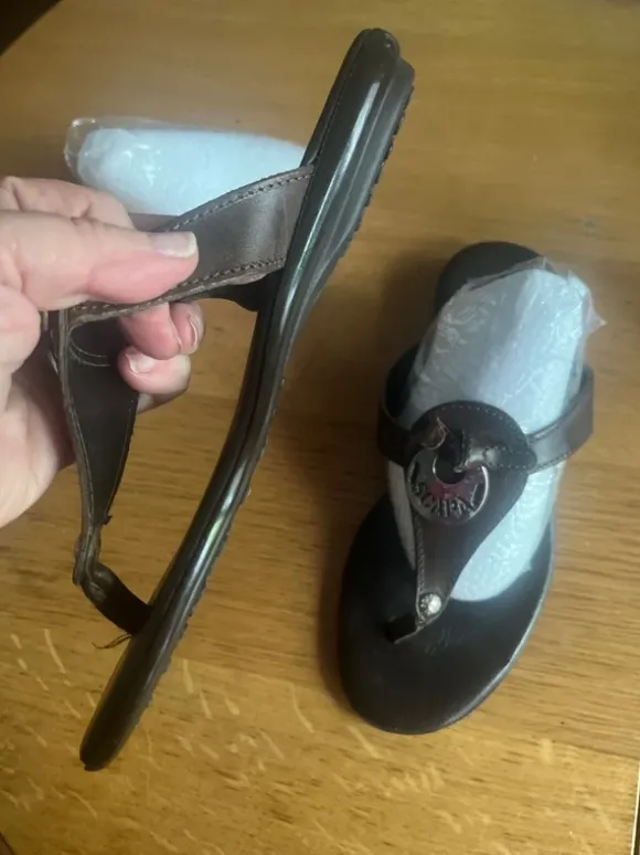 Tongs marrons