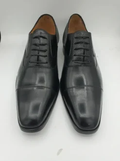Tout en cuir véritable