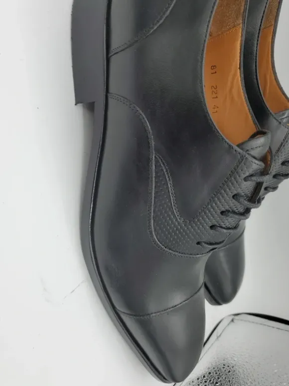Tout en cuir véritable