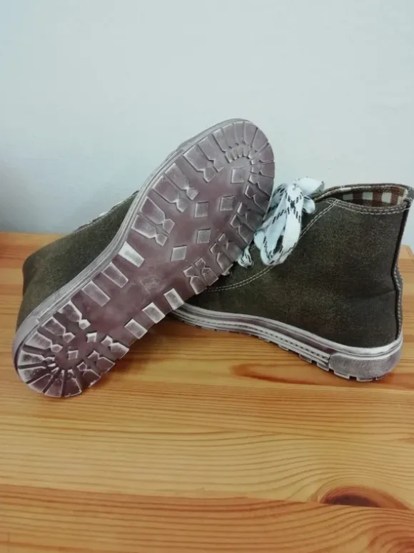 Trachten Chucks von Country Maddox