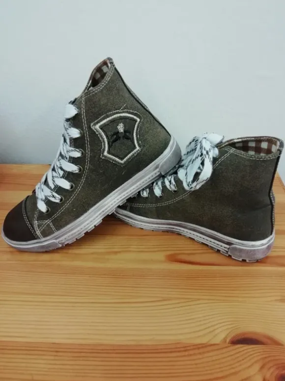 Trachten Chucks von Country Maddox