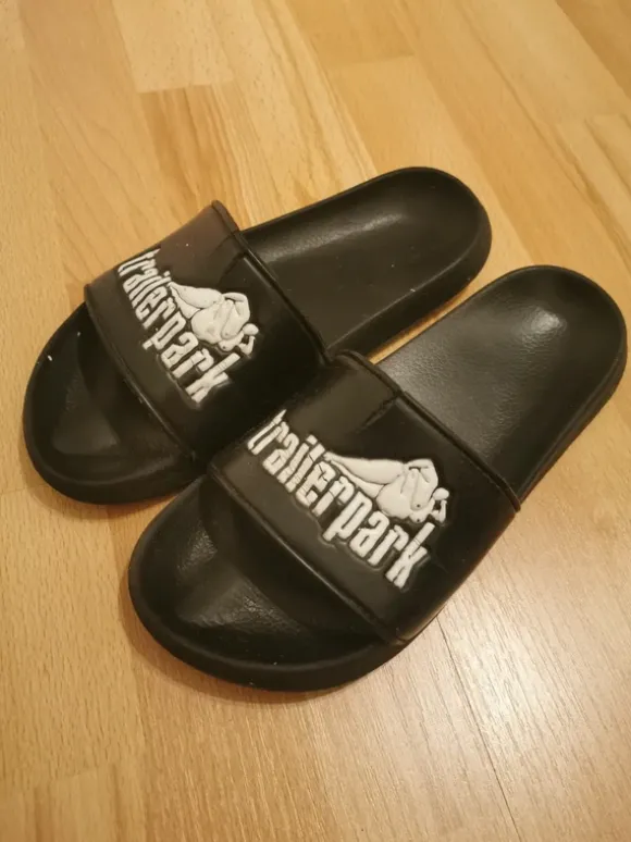 Trailerpark Slides / Schlappen / Latschen / Adiletten