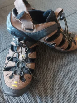 Trekkingsandalen von Avic Adventure