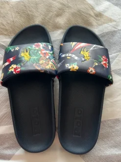 Très belle claquette