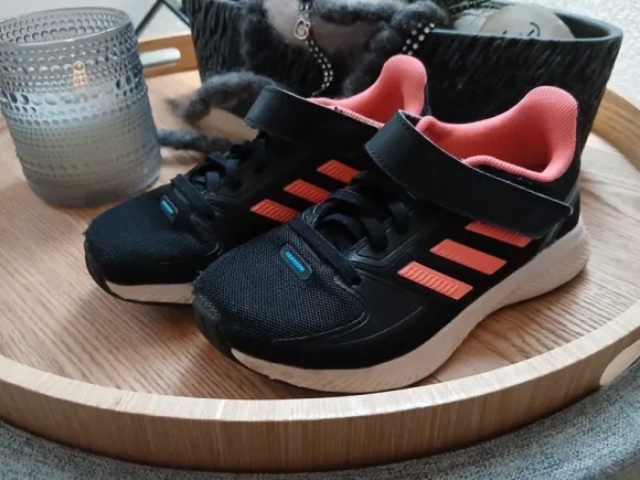 Turnschuhe Adidas Größe 30 🌸