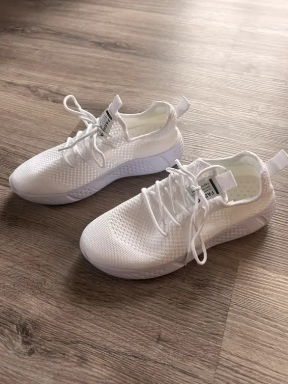 Turnschuhe Größe 39 - nie getragen