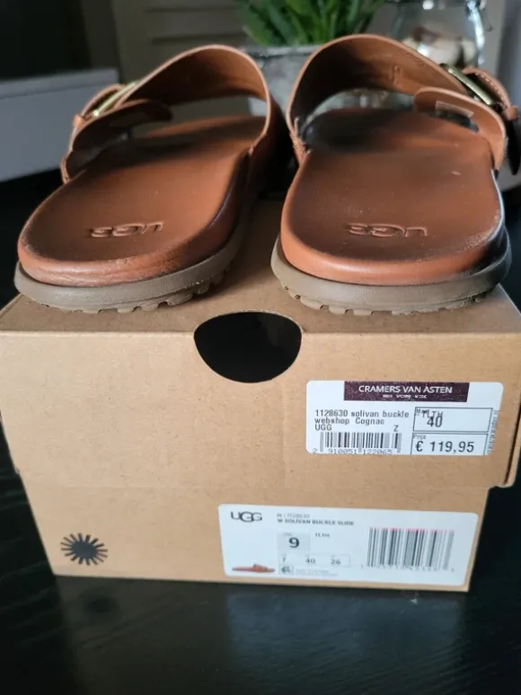 UGG cognac kleurige slippers maat 40