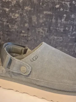 Ugg Goldenstar Sandale Gr.42 oliv grün