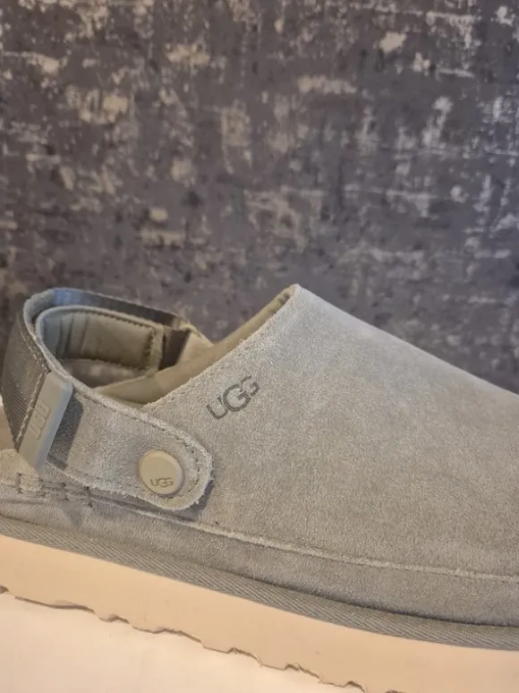 Ugg Goldenstar Sandale Gr.42 oliv grün