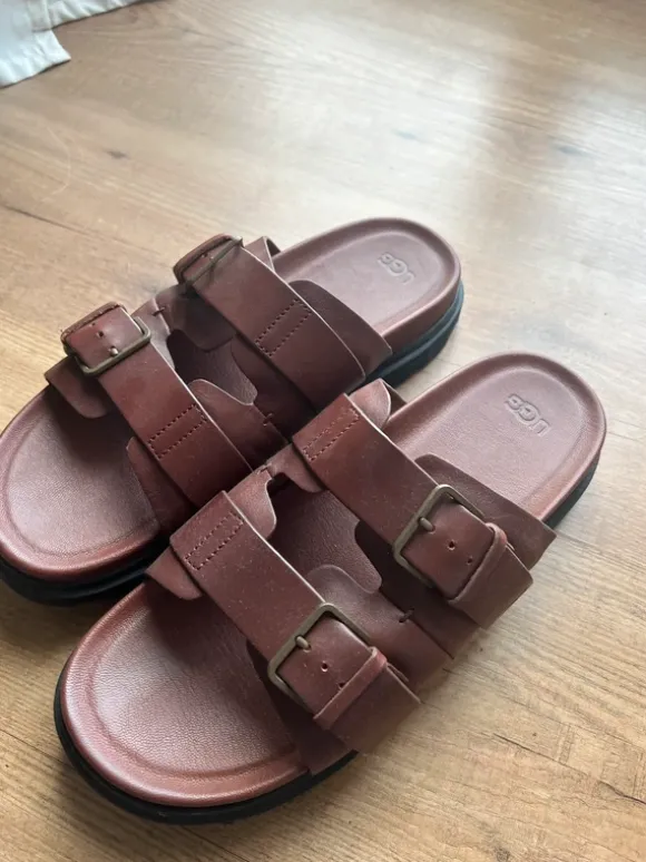 UGG Sandalen