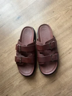 UGG Sandalen