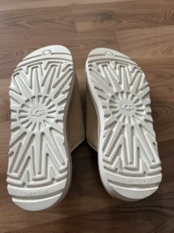 UGG Schlappen Größe 43