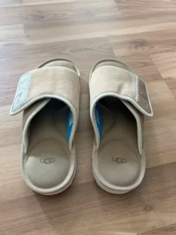 UGG Schlappen Größe 43