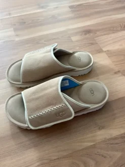 UGG Schlappen Größe 43