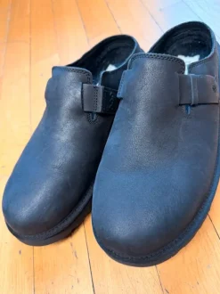 UGG Slide Schlappen in schwarz Größe 43